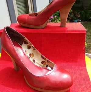 Tribe's red leather get togethersta WY 03